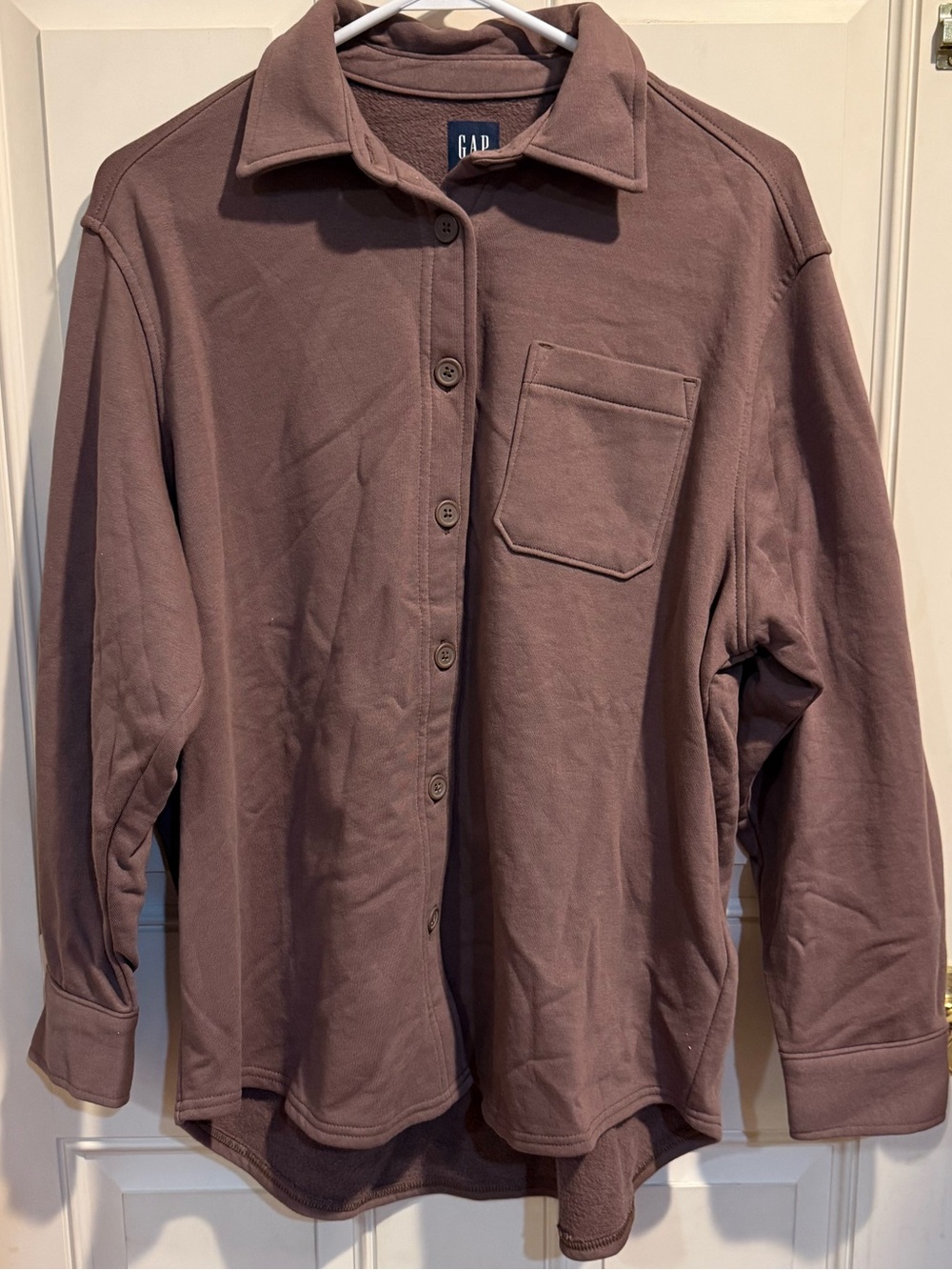 GAP Men's Button-Front Long Sleeve Shirt Jacket in Mauve
